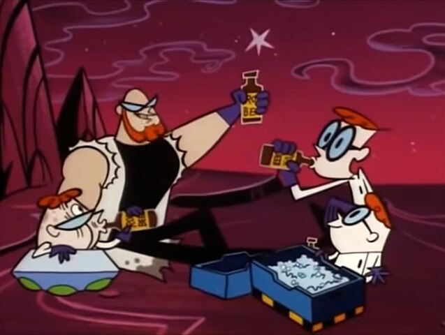 Tratto dal cartone Il laboratorio di Dexter.
L'immagine mostra il bambino scenziato dai capelli arancioni dal corpo decisamente troppo piccolo rispetto alla testa con il suo Dexter del futuro.